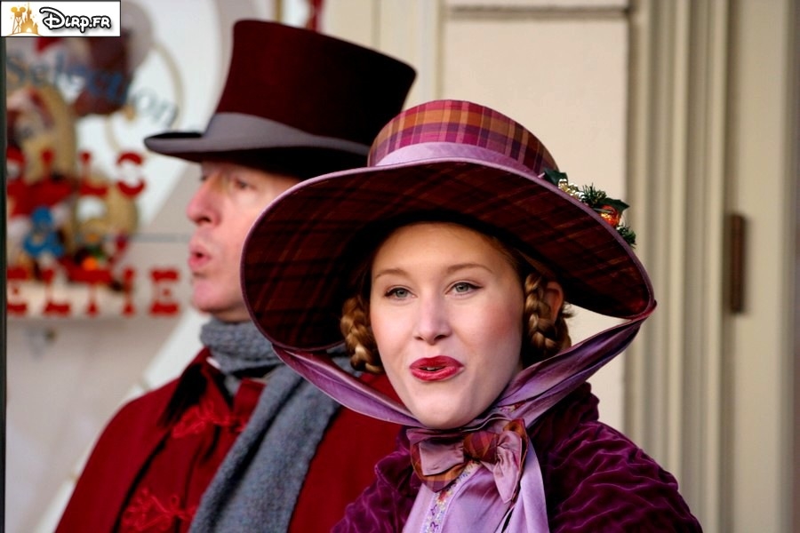 gal/Disneyland_Resort_Paris/noel07/Carollers/carollers07.jpg