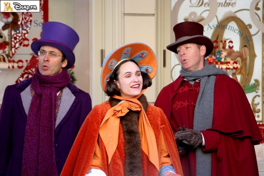 gal/Disneyland_Resort_Paris/noel07/Carollers/carollers13.jpg