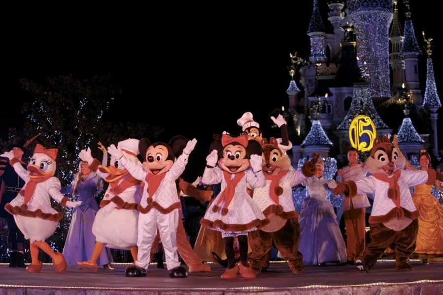 gal/Disneyland_Resort_Paris/noel07/bougillumination/christmascastle_dlrp09.jpg