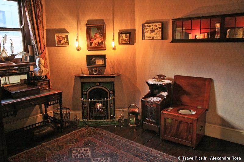 gal/Londres/Sherlock_Holmes_Museum/Sherlock_Holmes_Museum_London053.jpg