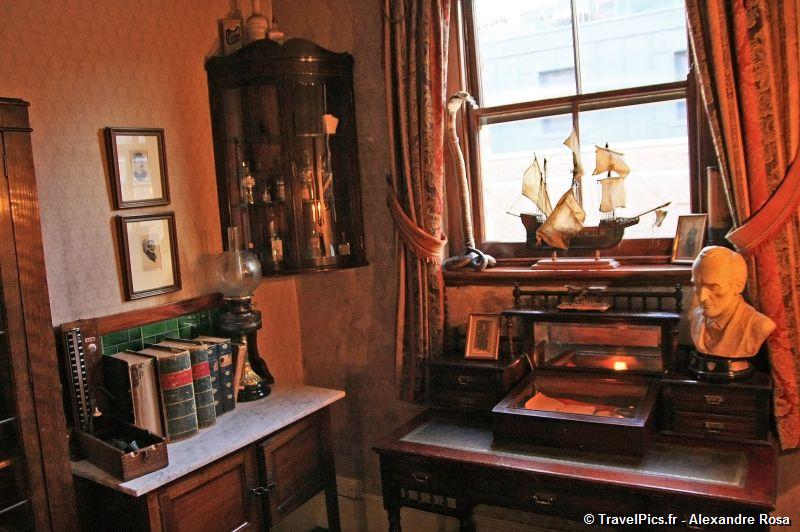 gal/Londres/Sherlock_Holmes_Museum/Sherlock_Holmes_Museum_London054.jpg
