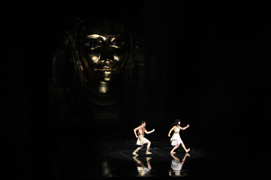 gal/Musical_Theatres/Cleopatre_-_Palais_des_Sports/Cleopatre_Comedie_Musicale_Palais_des_Sports_Paris049.jpg