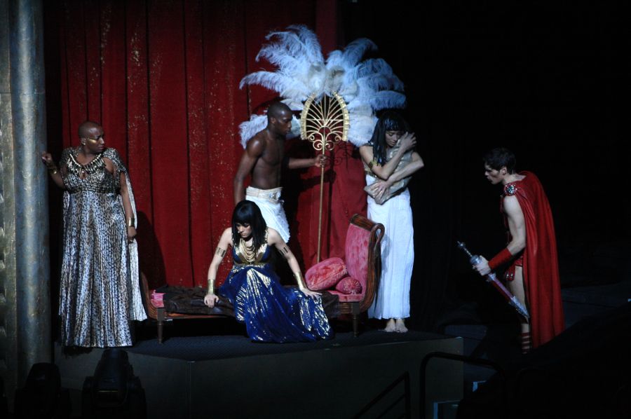 gal/Musical_Theatres/Cleopatre_-_Palais_des_Sports/Cleopatre_Comedie_Musicale_Palais_des_Sports_Paris238.jpg