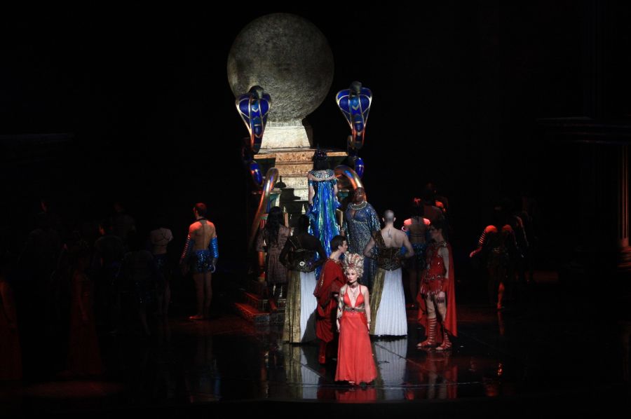gal/Musical_Theatres/Cleopatre_-_Palais_des_Sports/Cleopatre_Comedie_Musicale_Palais_des_Sports_Paris297.jpg