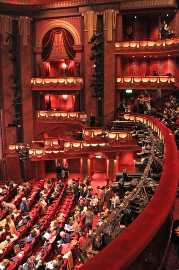 gal/Musical_Theatres/Mary_Poppins_-_Prince_Edward_Theatre/IMG_2154.jpg