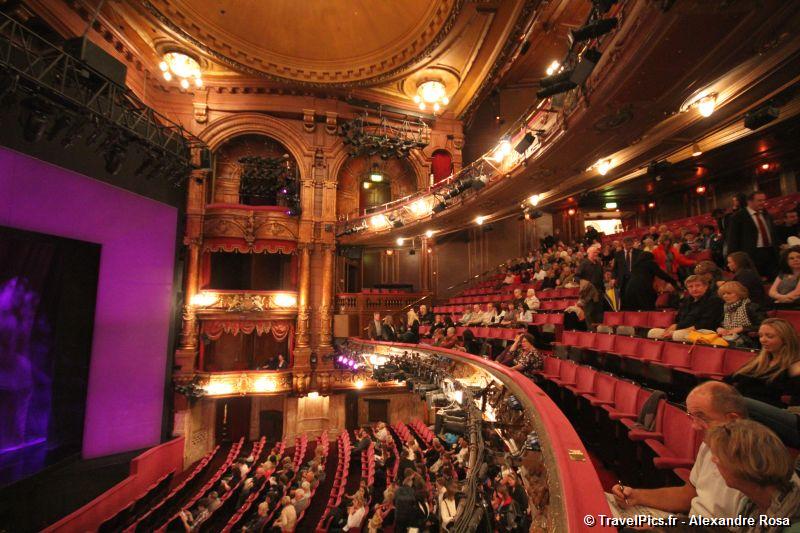 gal/Musical_Theatres/Sister_Act_-_London_Palladium/Sister_Act_Musical_London_Palladium_Whoopy_Goldberg42.jpg