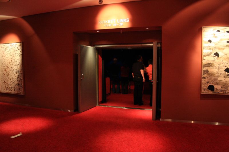 gal/Musical_Theatres/Tarzan_-_Disney_Musical_-_Hamburg/Tarzan_Disney_Musical_Hamburg067.jpg