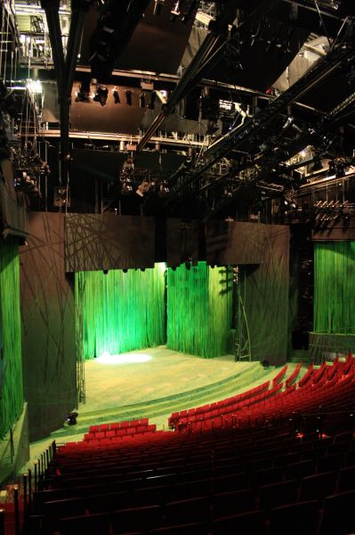 gal/Musical_Theatres/Tarzan_-_Disney_Musical_-_Hamburg/Tarzan_Disney_Musical_Hamburg122.jpg