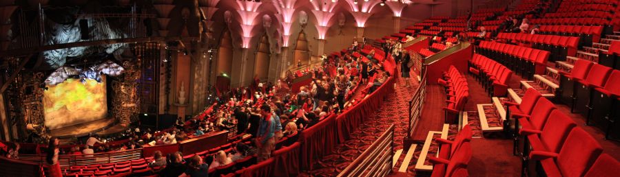 gal/Musical_Theatres/Wicked_-_Apollo_Victoria/Wicked_Musical_London012b.jpg