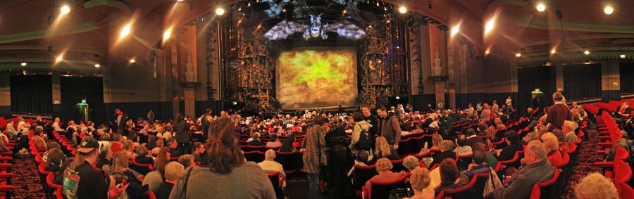 gal/Musical_Theatres/Wicked_-_Apollo_Victoria/Wicked_Musical_London012e.jpg