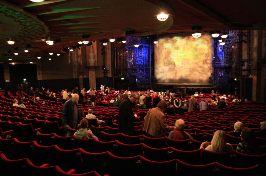 gal/Musical_Theatres/Wicked_-_Apollo_Victoria/Wicked_Musical_London023.jpg