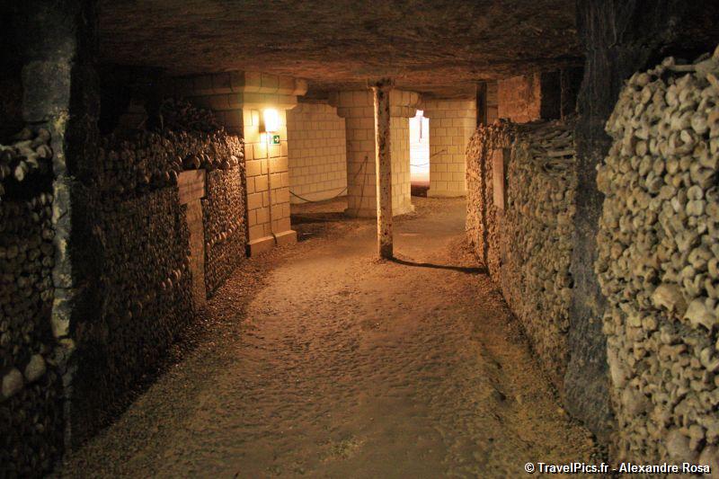 gal/Paris/Catacombes_-_Denfert_Rochereau/Catacombes_de_Paris_Denfert_Rochereau113.jpg