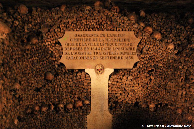 gal/Paris/Catacombes_-_Denfert_Rochereau/Catacombes_de_Paris_Denfert_Rochereau122.jpg