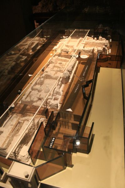 gal/Paris/Crypte_archeologique_de_Notre-Dame/Crypte_Notre_Dame_Paris12.jpg