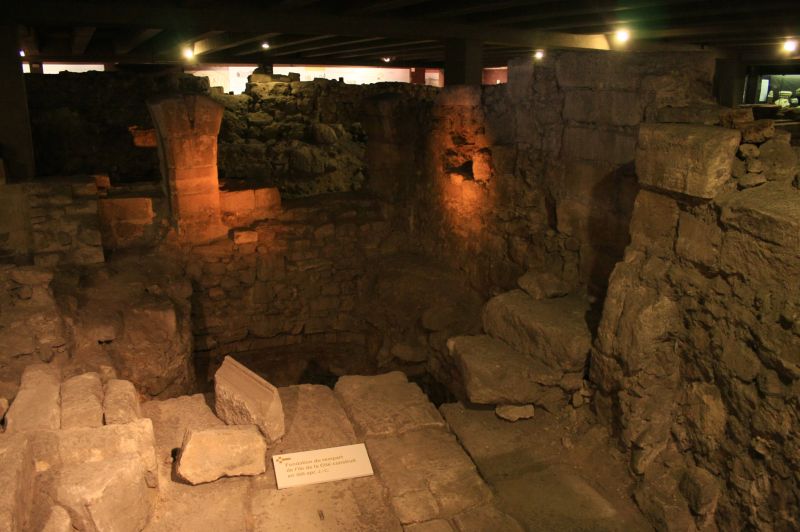 gal/Paris/Crypte_archeologique_de_Notre-Dame/Crypte_Notre_Dame_Paris28.jpg