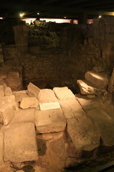 gal/Paris/Crypte_archeologique_de_Notre-Dame/Crypte_Notre_Dame_Paris30.jpg