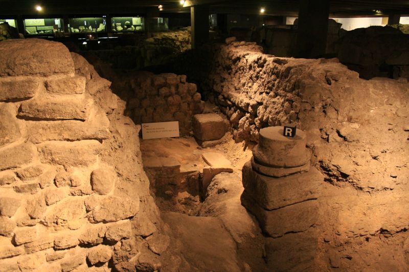 gal/Paris/Crypte_archeologique_de_Notre-Dame/Crypte_Notre_Dame_Paris56.jpg