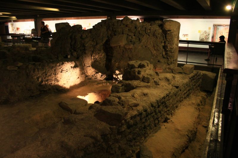gal/Paris/Crypte_archeologique_de_Notre-Dame/Crypte_Notre_Dame_Paris59.jpg