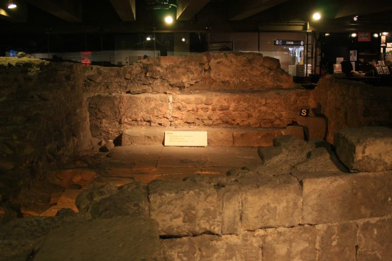 gal/Paris/Crypte_archeologique_de_Notre-Dame/Crypte_Notre_Dame_Paris61.jpg