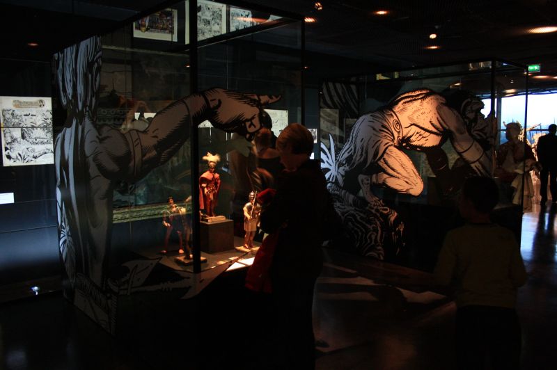 gal/Paris/Musee_du_Quai_Branly/Tarzan_ou_Rousseau_chez_les_Waziris/Tarzan_Exposition_Musee_Quai_Branly122.jpg