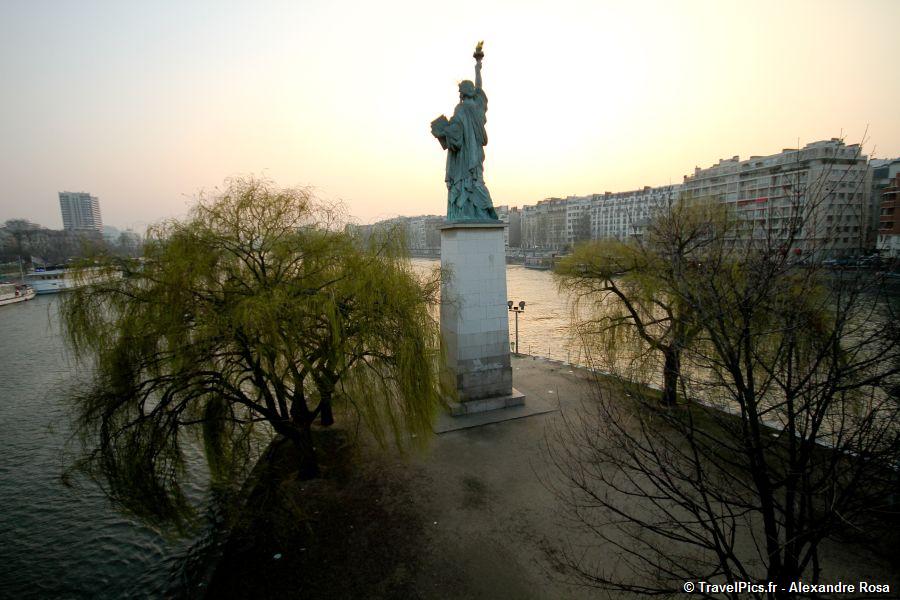 gal/Paris/Statue_de_la_Liberte/Statue_de_la_Libert__Paris_Grenelle42.jpg