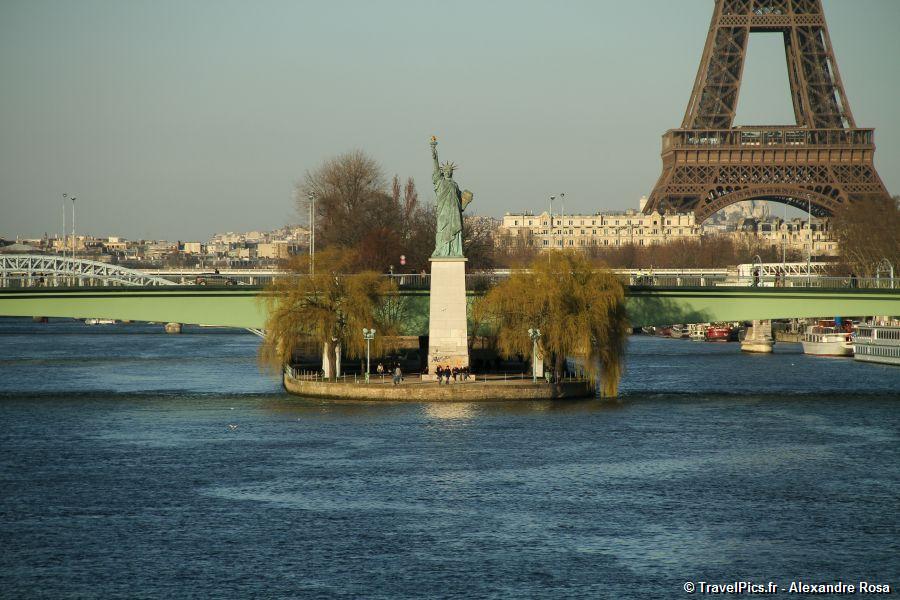 gal/Paris/Statue_de_la_Liberte/Statue_de_la_Libert__Paris_Grenelle69.jpg