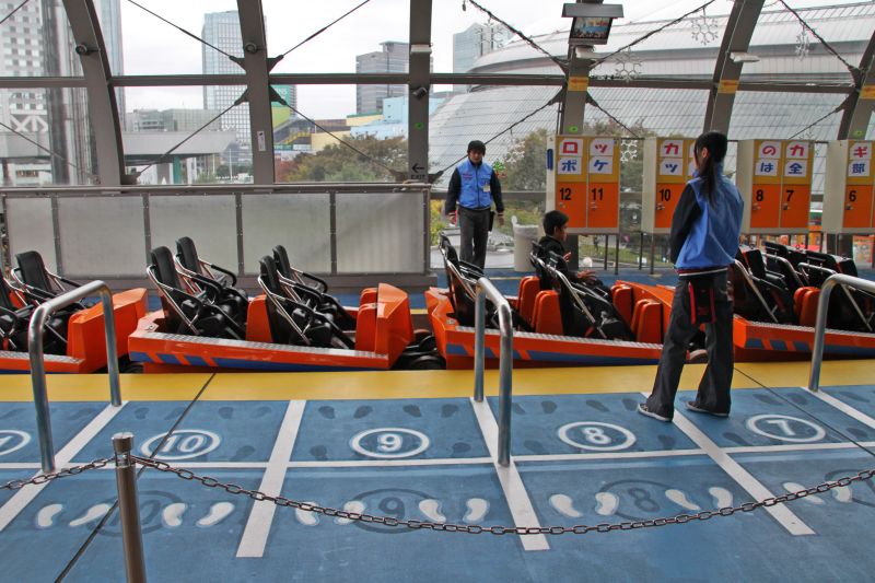 gal/Theme_Parks/LaQua_-_Tokyo_Dome_City/Thunder_Dolphin_coaster_Laqua_Tokyo73.jpg
