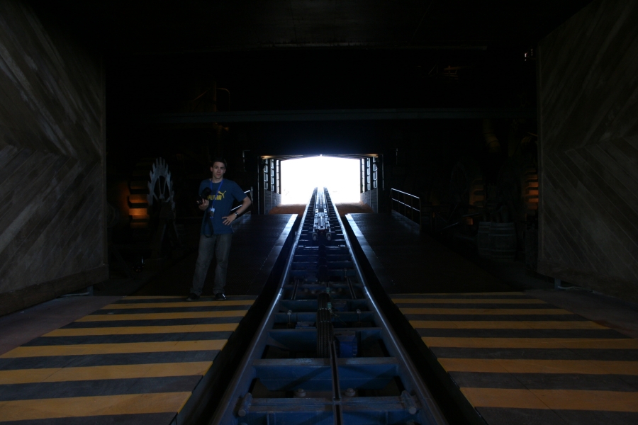 gal/Theme_Parks/Port_Aventura/Furius_Baco/Preshow/IMG_0053.JPG