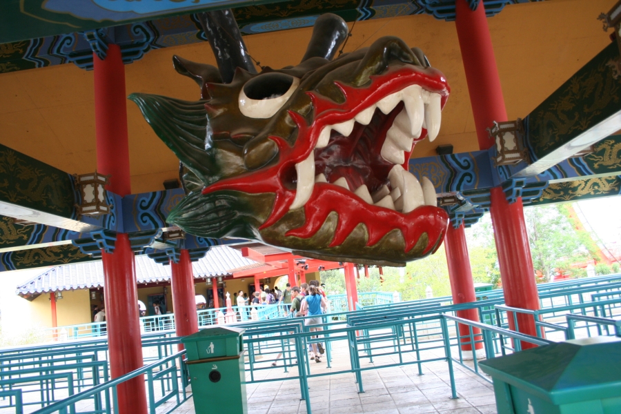 gal/Theme_Parks/Port_Aventura/Port_Aventura_Park_-_Chine/Dragon_Khan/IMG_5799.JPG