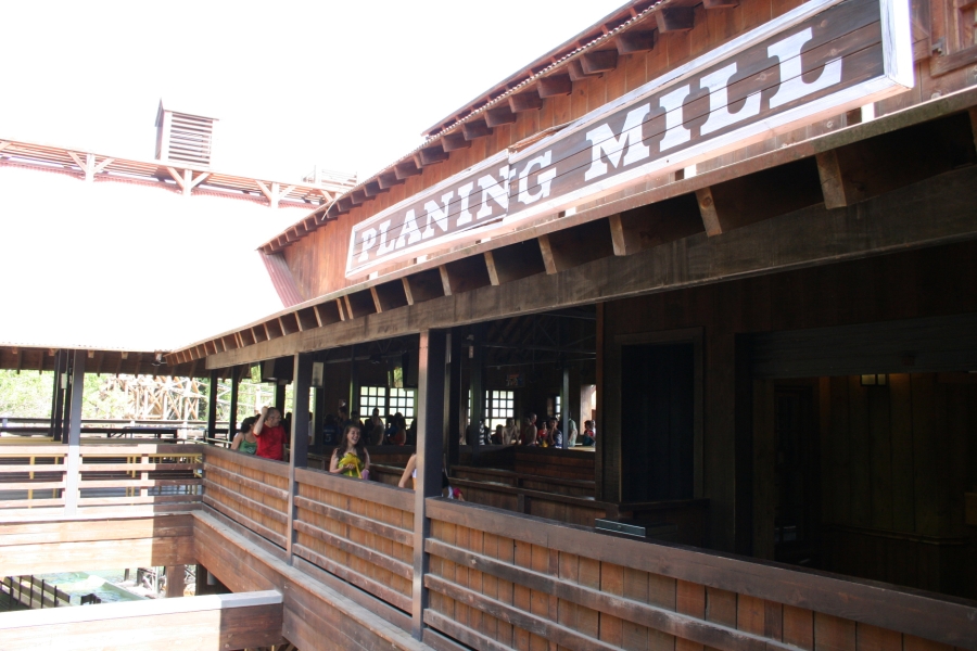 gal/Theme_Parks/Port_Aventura/Port_Aventura_Park_-_Farwest/Silver_River_Flume/IMG_7049.JPG