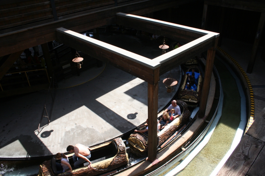 gal/Theme_Parks/Port_Aventura/Port_Aventura_Park_-_Farwest/Silver_River_Flume/IMG_7052.JPG