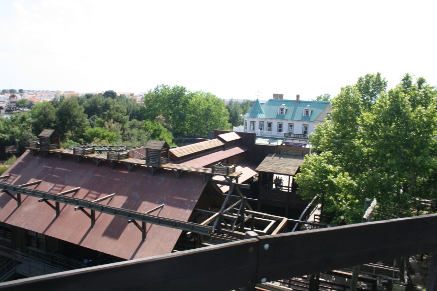 gal/Theme_Parks/Port_Aventura/Port_Aventura_Park_-_Farwest/Silver_River_Flume/IMG_7077.JPG