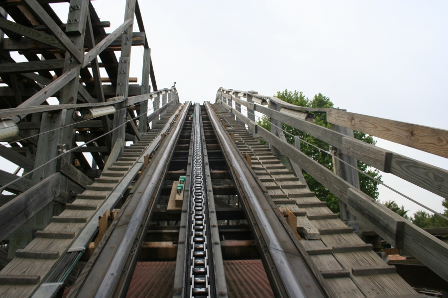 gal/Theme_Parks/Port_Aventura/Port_Aventura_Park_-_Farwest/Tomahawk/IMG_6045.JPG