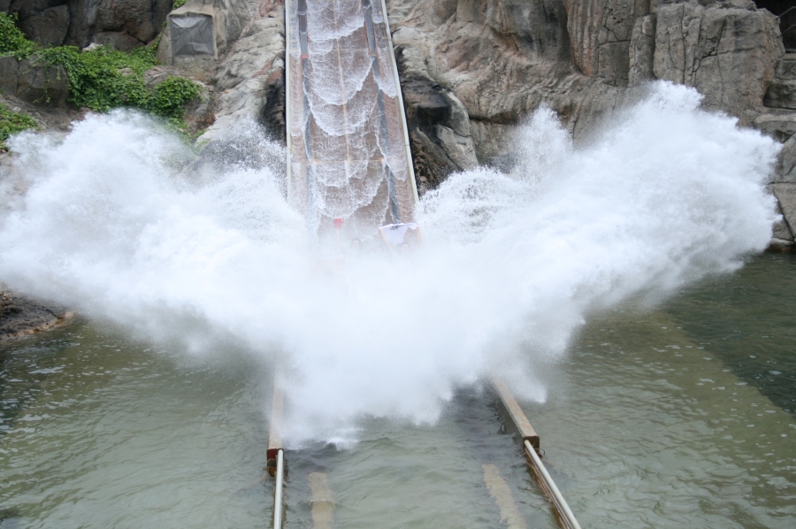 gal/Theme_Parks/Port_Aventura/Port_Aventura_Park_-_Polynesie/Tutuki_Splash/IMG_2238.JPG