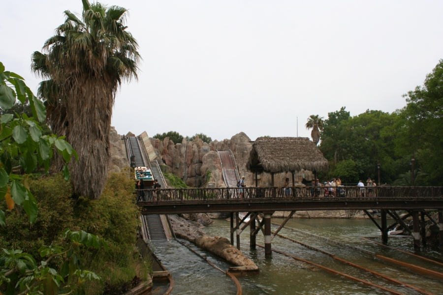 gal/Theme_Parks/Port_Aventura/Port_Aventura_Park_-_Polynesie/Tutuki_Splash/IMG_5557.JPG