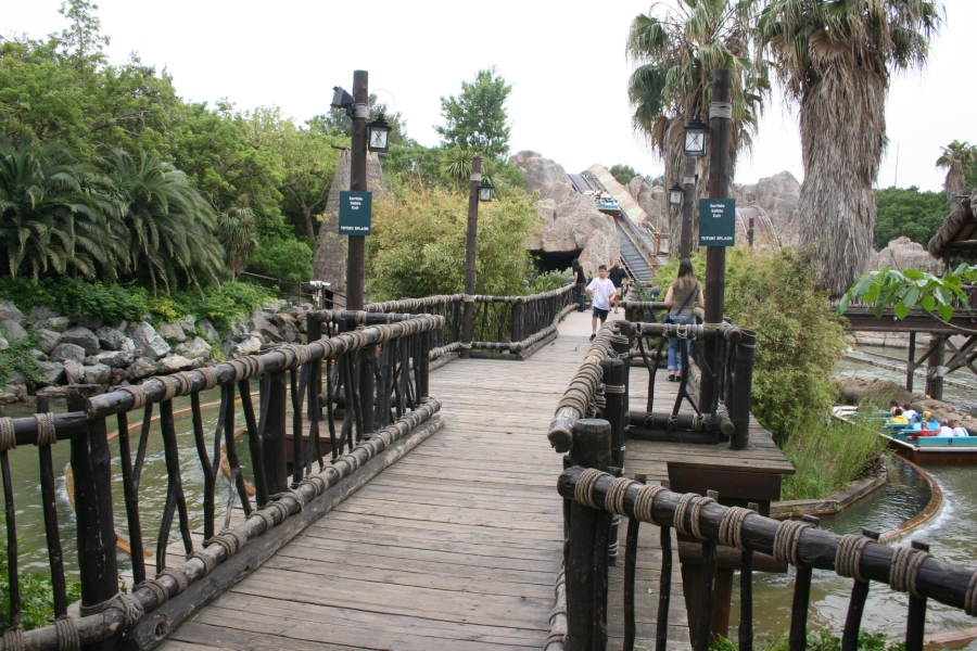 gal/Theme_Parks/Port_Aventura/Port_Aventura_Park_-_Polynesie/Tutuki_Splash/IMG_5558.JPG