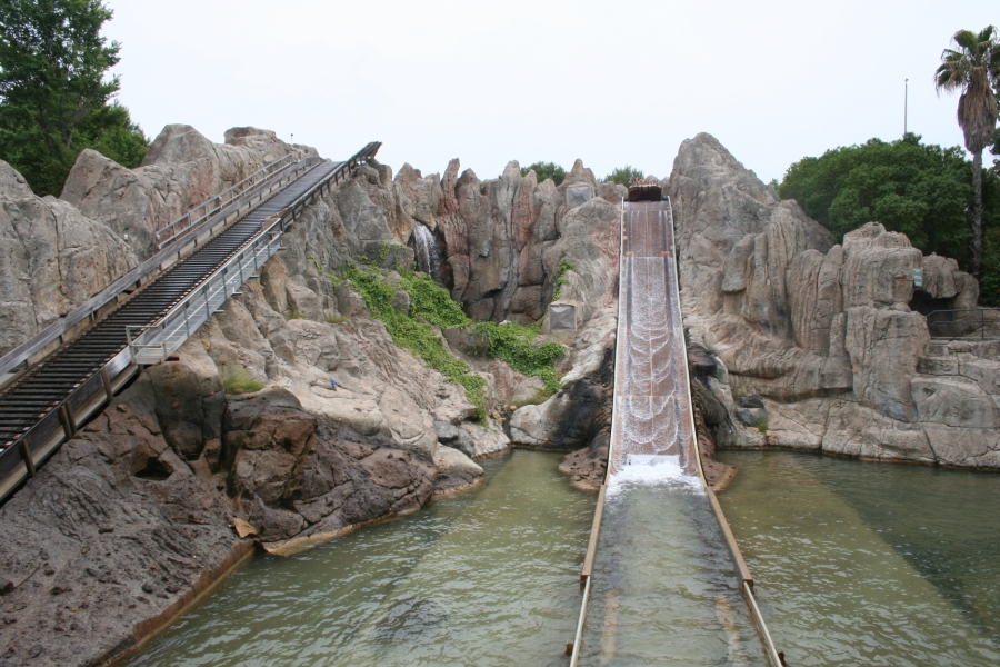 gal/Theme_Parks/Port_Aventura/Port_Aventura_Park_-_Polynesie/Tutuki_Splash/IMG_5581.JPG