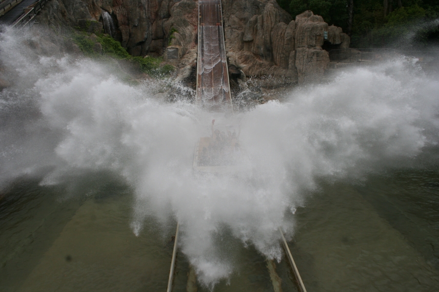 gal/Theme_Parks/Port_Aventura/Port_Aventura_Park_-_Polynesie/Tutuki_Splash/IMG_5586.JPG