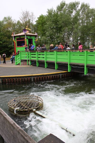 gal/Theme_Parks/Thorpe_Park/Rumba_Rapids/Thorpe_Park_Rumba_Rapids43.jpg