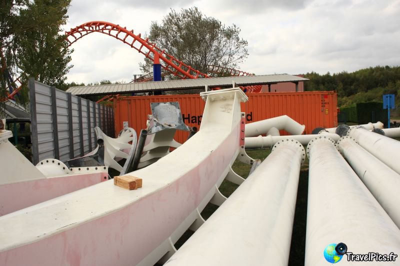 gal/Theme_Parks/Walygator/Coaster_2010/Walygator_Bolliger_Mabillard_inverted_coaster103.jpg