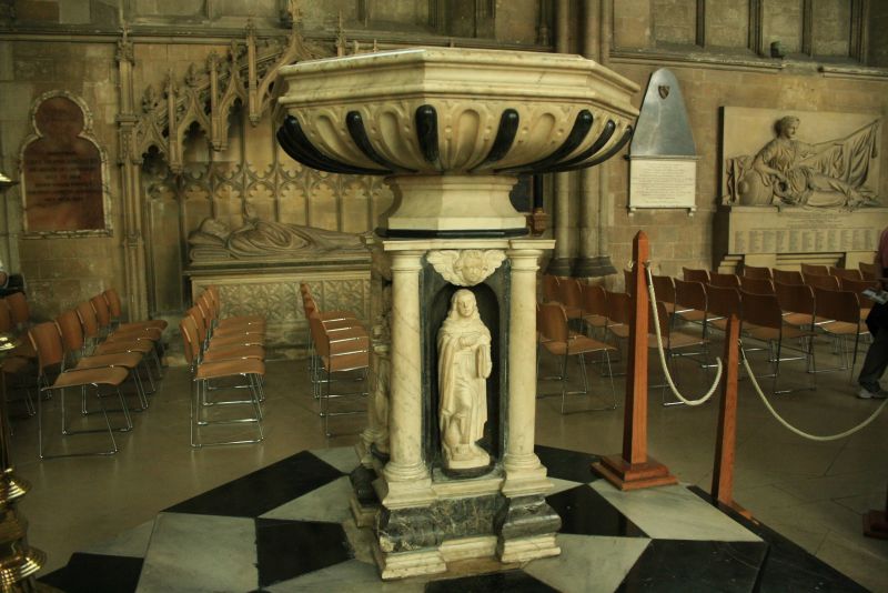 gal/Voyages/Angleterre/Canterbury/Christ_Church_Cathedral/Canterbury_Cathedral032.jpg
