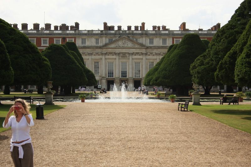gal/Voyages/Angleterre/Hampton_Court_Palace/Fountain_Gardens/Hampton_Court_Fountain_Garden13.jpg