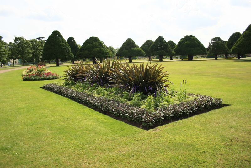 gal/Voyages/Angleterre/Hampton_Court_Palace/Fountain_Gardens/Hampton_Court_Fountain_Garden14.jpg