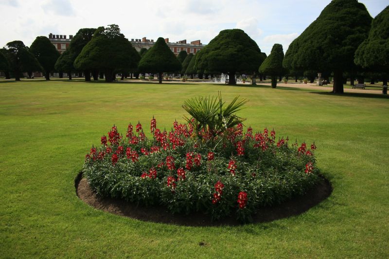 gal/Voyages/Angleterre/Hampton_Court_Palace/Fountain_Gardens/Hampton_Court_Fountain_Garden15.jpg