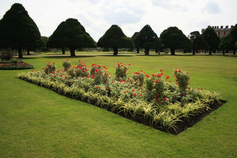 gal/Voyages/Angleterre/Hampton_Court_Palace/Fountain_Gardens/Hampton_Court_Fountain_Garden16.jpg