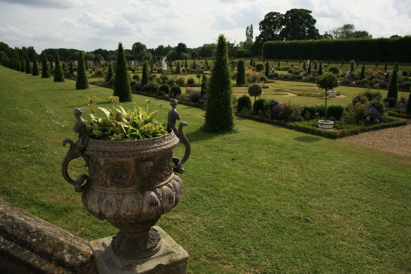 gal/Voyages/Angleterre/Hampton_Court_Palace/Fountain_Gardens/Hampton_Court_Fountain_Garden20.jpg