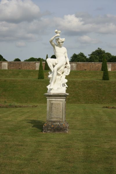 gal/Voyages/Angleterre/Hampton_Court_Palace/Fountain_Gardens/Hampton_Court_Fountain_Garden21.jpg