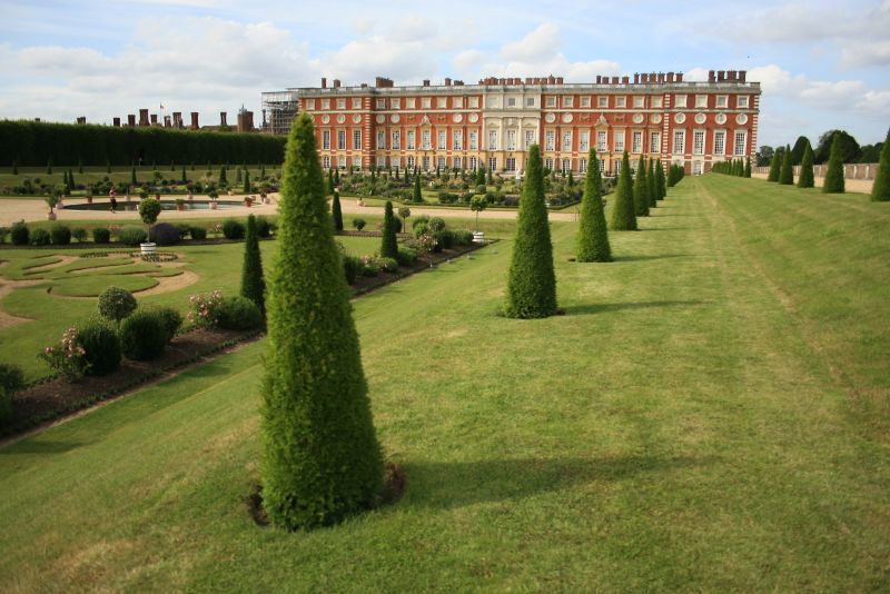 gal/Voyages/Angleterre/Hampton_Court_Palace/Pond_Garden/Hampton_Court_Pond_Garden04.jpg