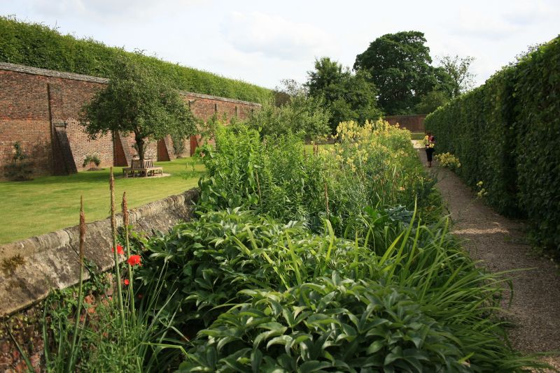 gal/Voyages/Angleterre/Hampton_Court_Palace/Pond_Garden/Hampton_Court_Pond_Garden11.jpg