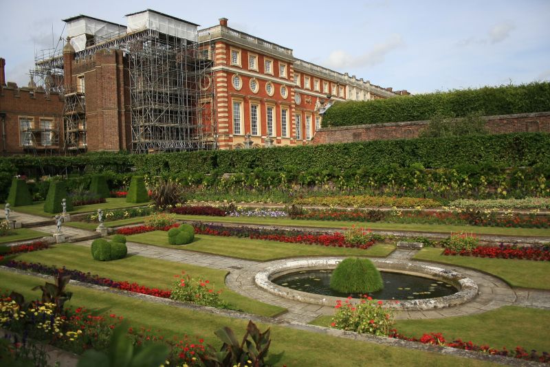 gal/Voyages/Angleterre/Hampton_Court_Palace/Pond_Garden/Hampton_Court_Pond_Garden16.jpg